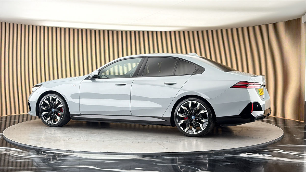 More views of BMW i5