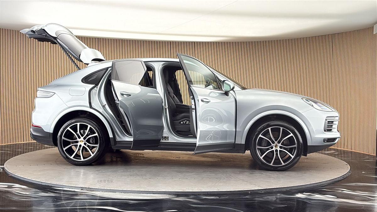 More views of Porsche Cayenne
