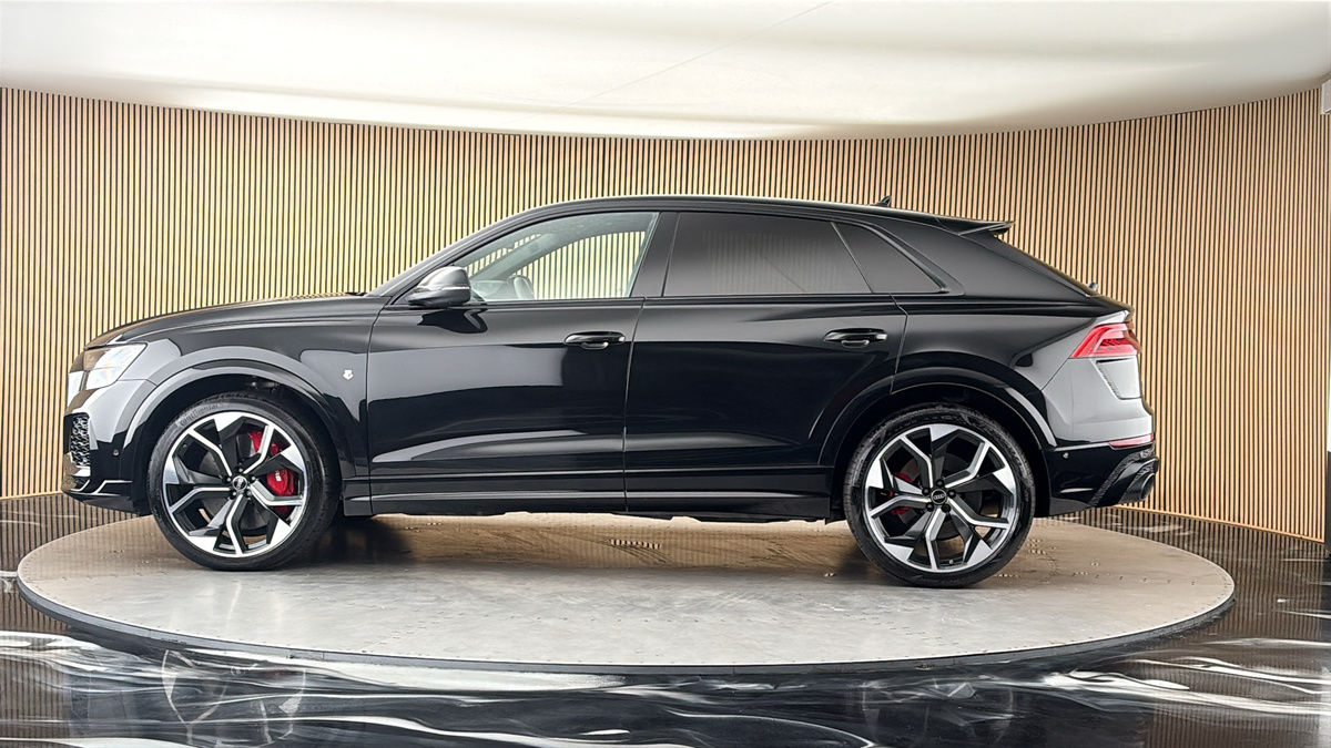 More views of Audi RSQ8