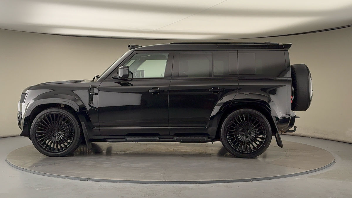 Land Rover Defender 110 Urban Image 21