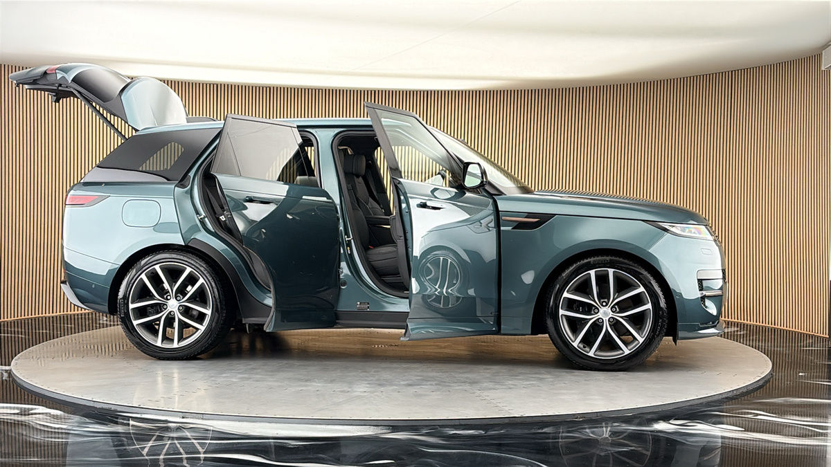 More views of Land Rover Range Rover Sport