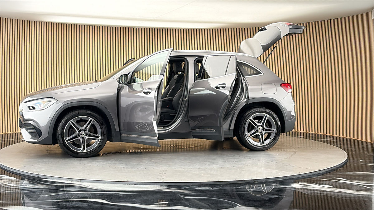 More views of Mercedes-Benz GLA
