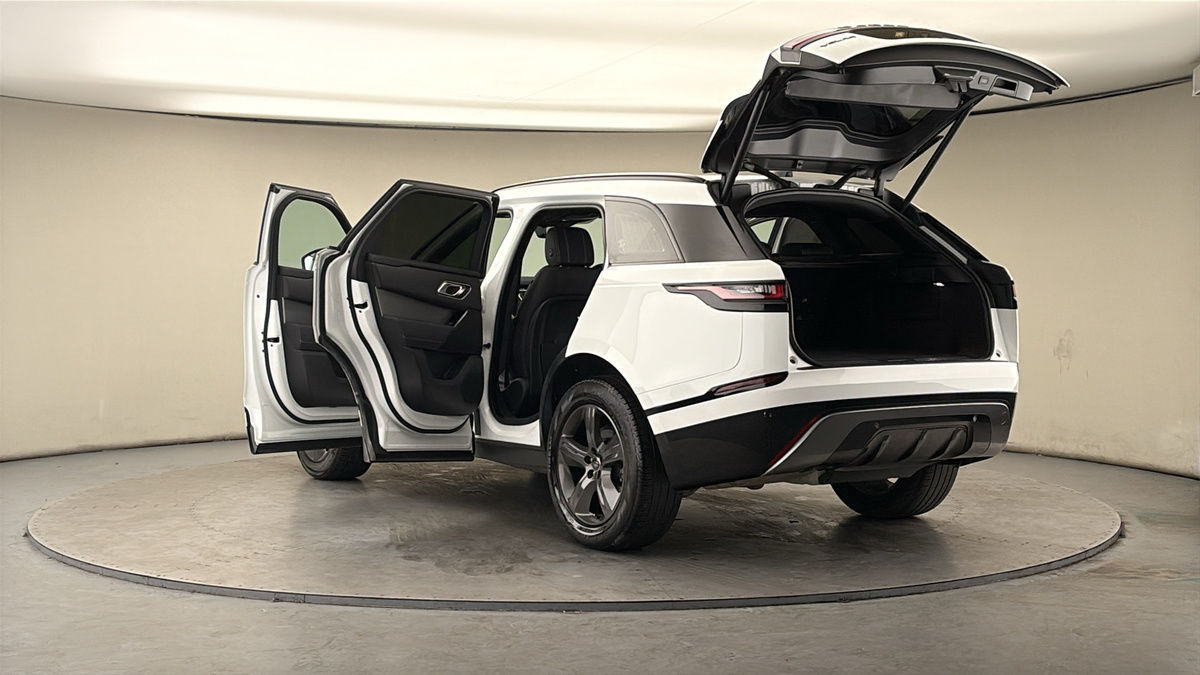 Land Rover Range Rover Velar Image 23