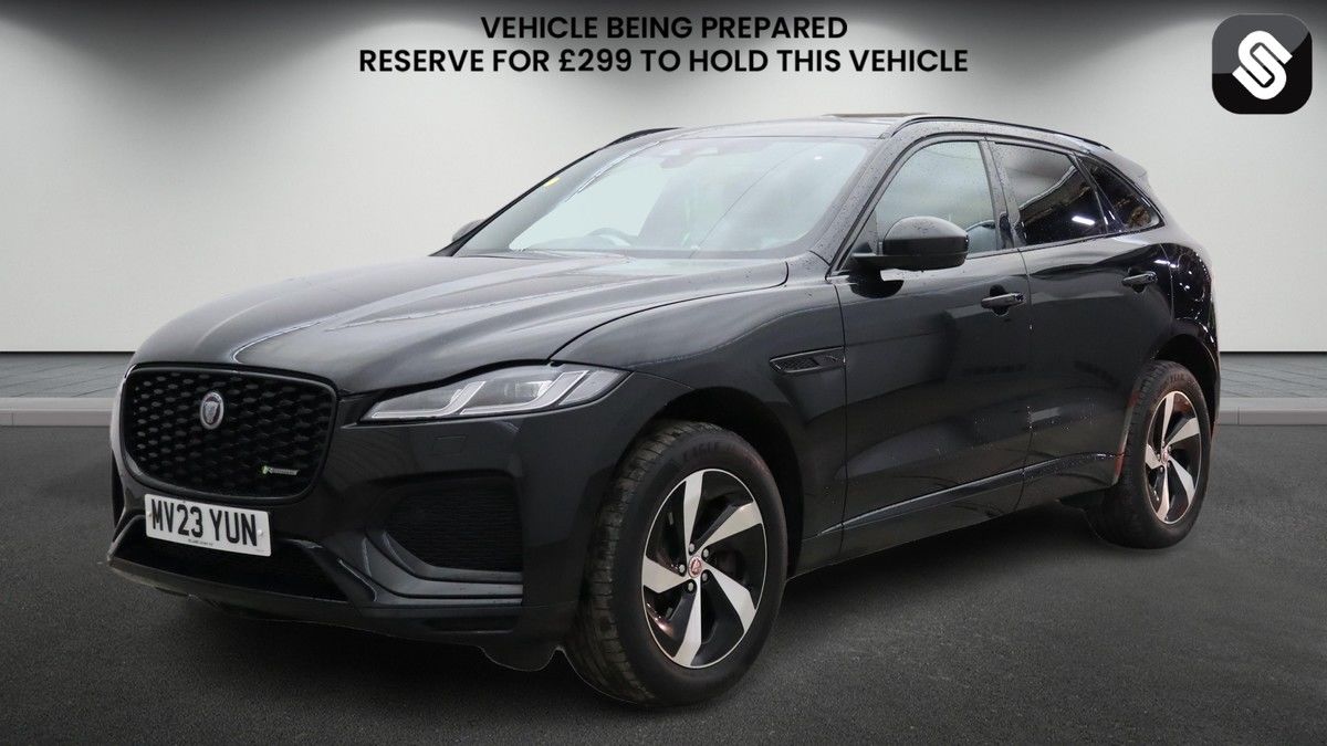 Jaguar F-PACE Image 2