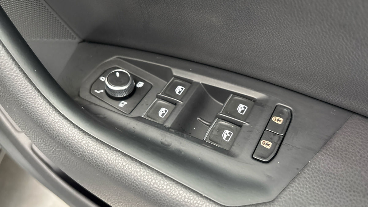 Volkswagen Touareg Image 25