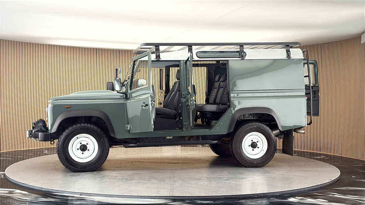 More views of Land Rover Defender 110