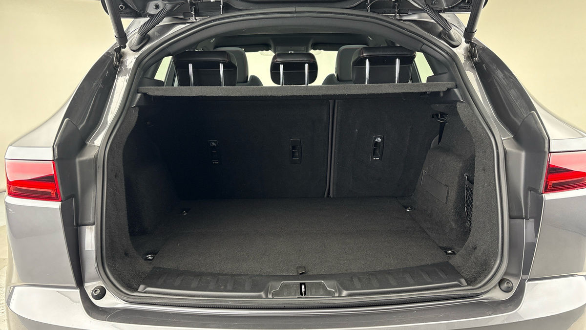 Jaguar E-PACE Image 11