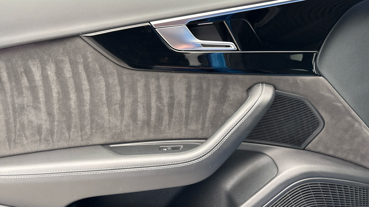 Audi RS4 Avant Image 19