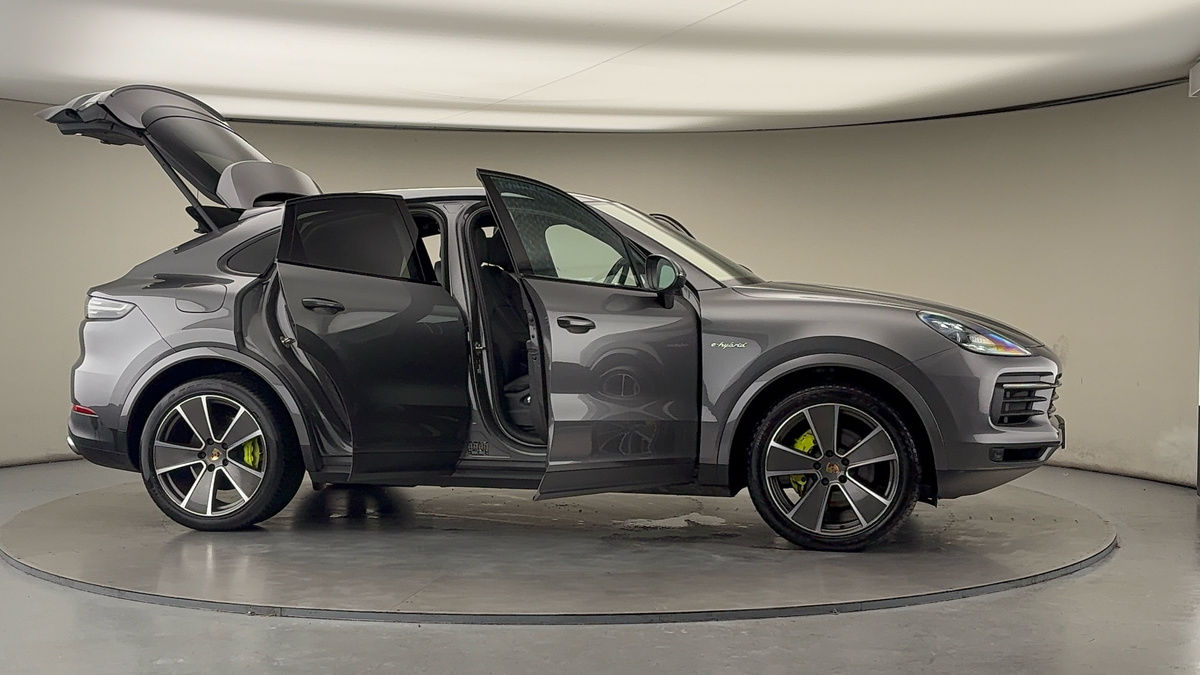 More views of Porsche Cayenne