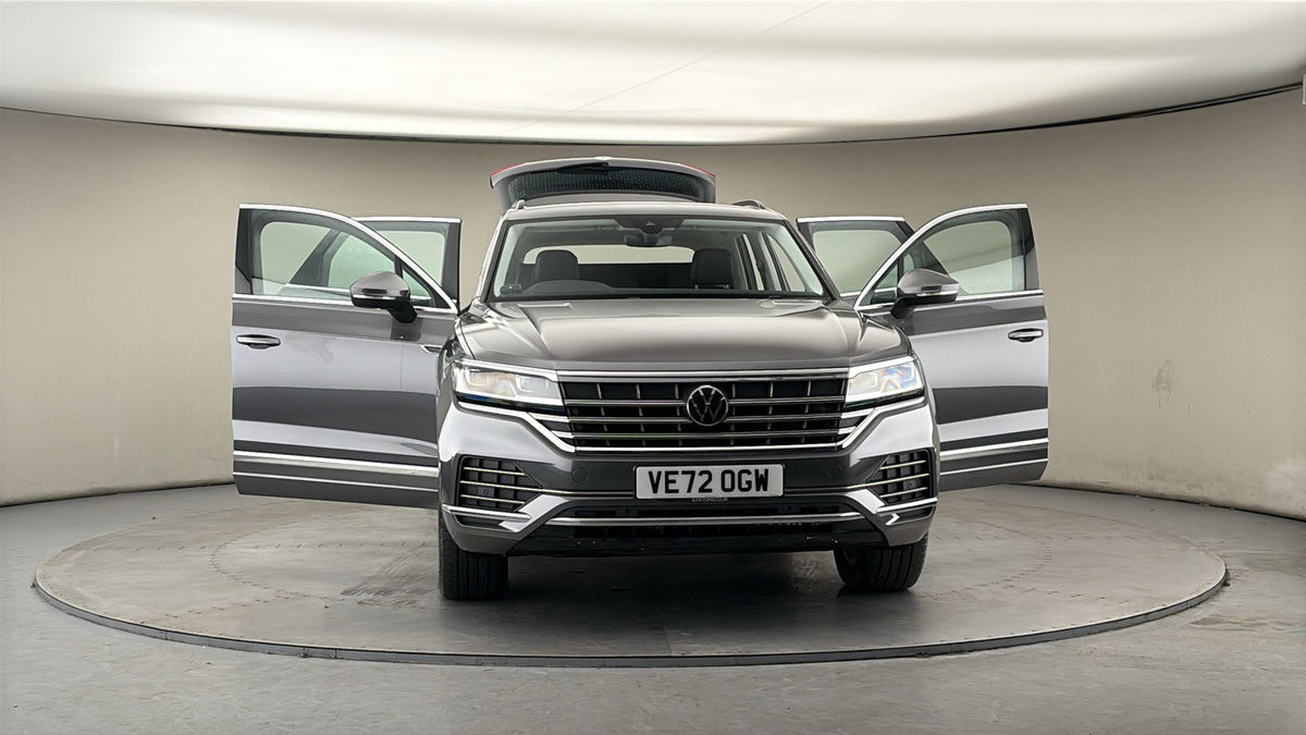 More views of Volkswagen Touareg