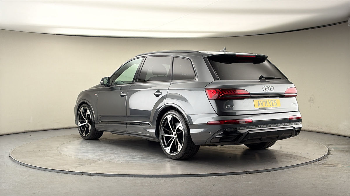 Audi Q7 Image 2