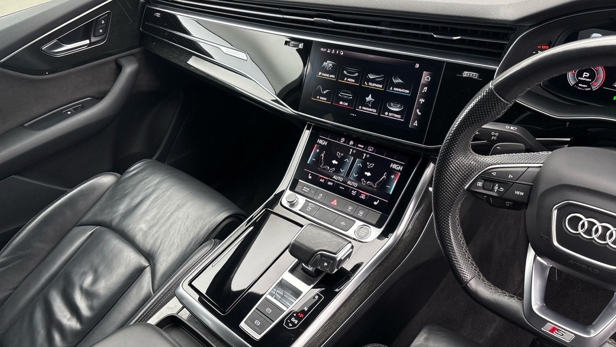 Audi Q7 Image 18