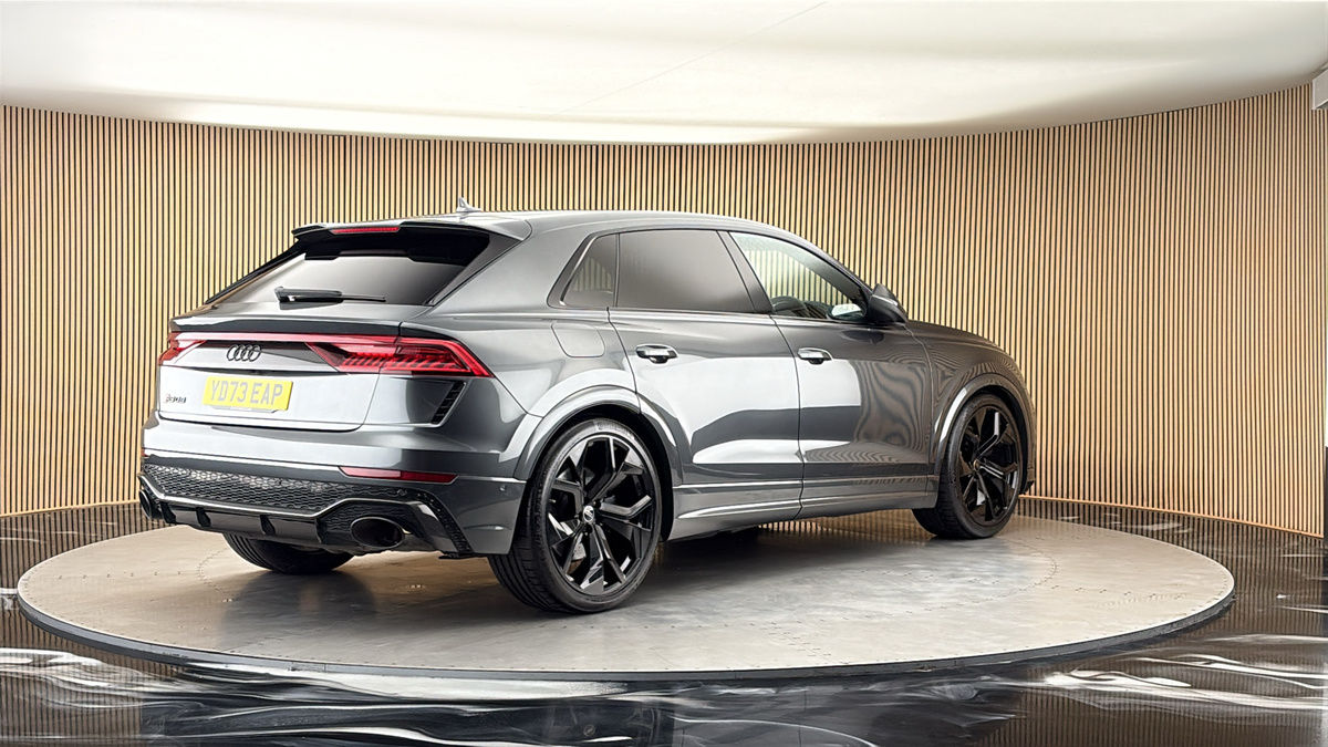 Audi RSQ8 Image 21