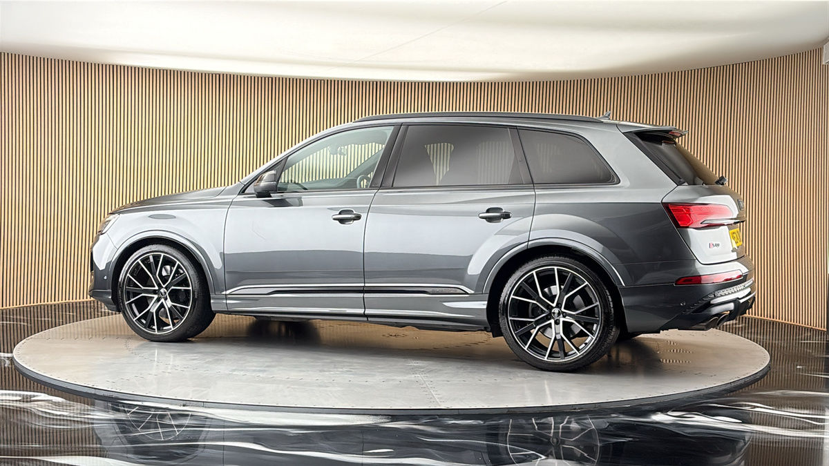 More views of Audi SQ7