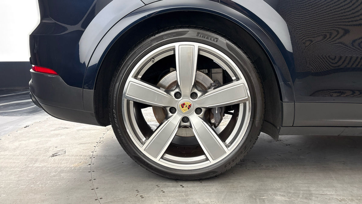 Porsche Cayenne Image 10