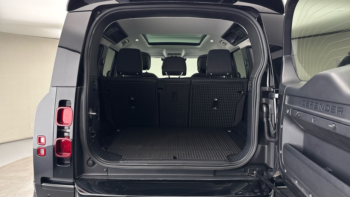Land Rover Defender 110 Urban Image 11