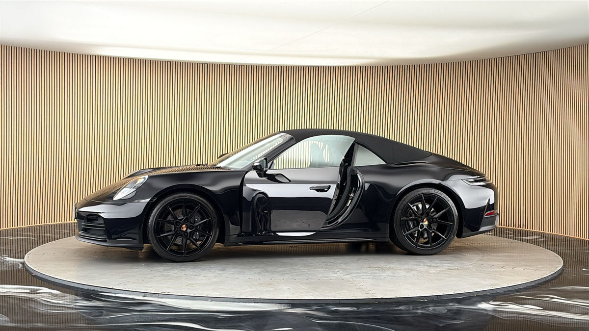 More views of Porsche 911