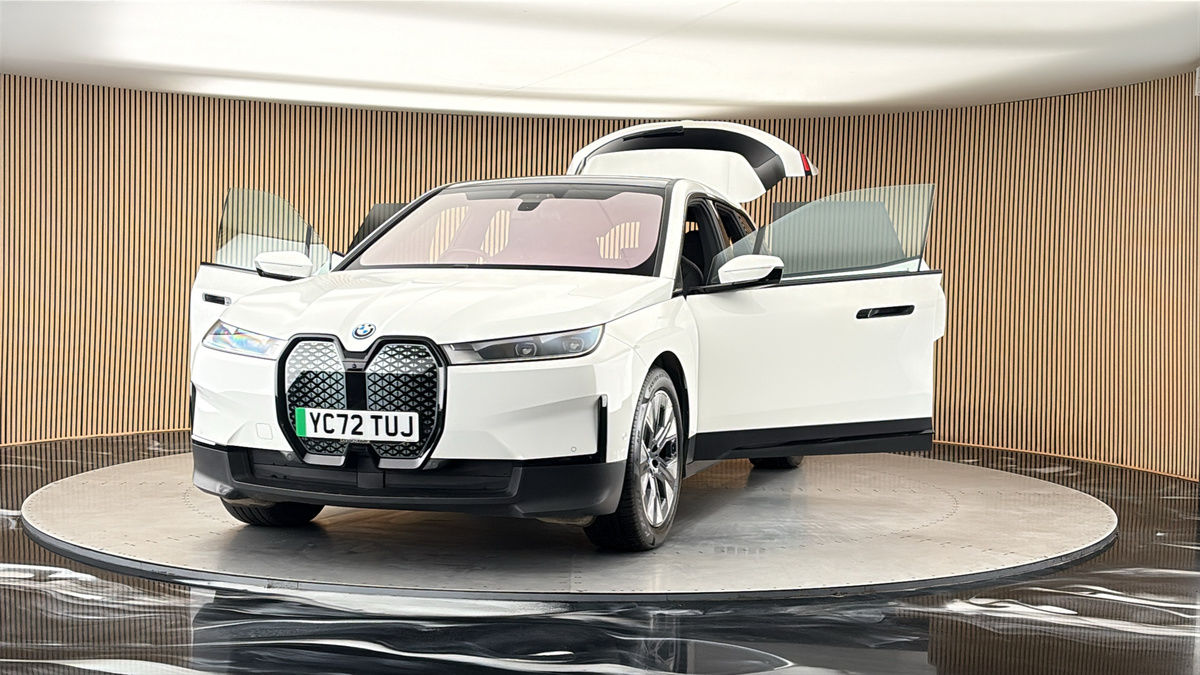 More views of BMW iX