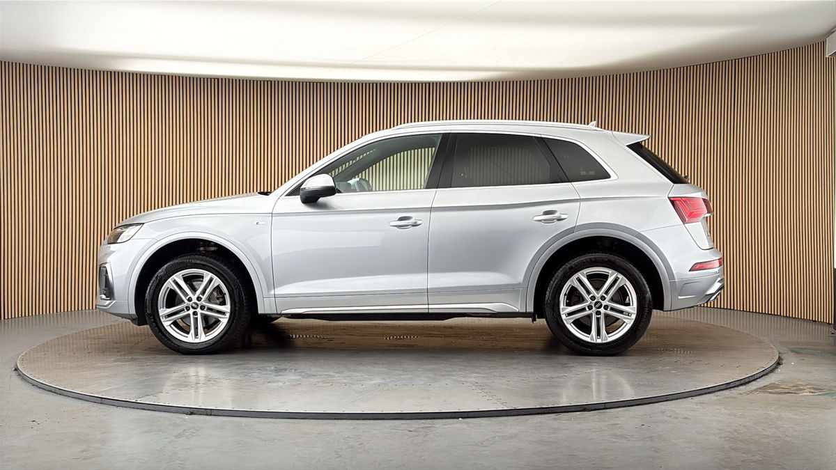 More views of Audi Q5