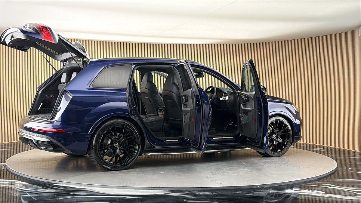 More views of Audi Q7