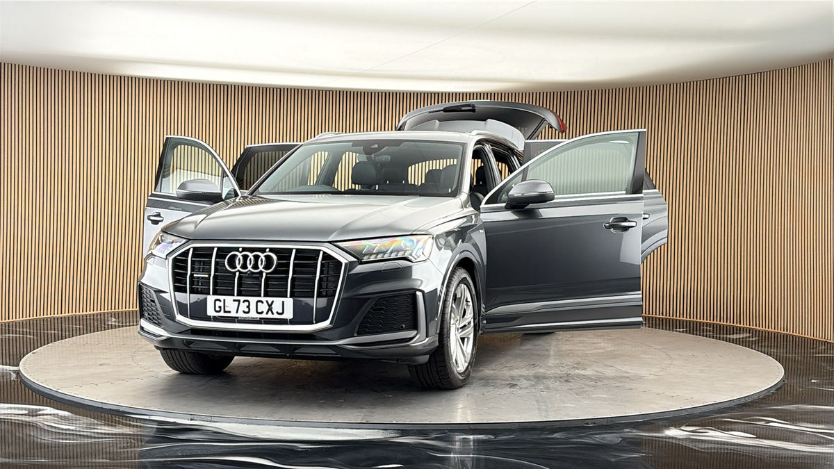 More views of Audi Q7