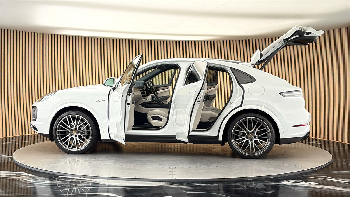 More views of Porsche Cayenne