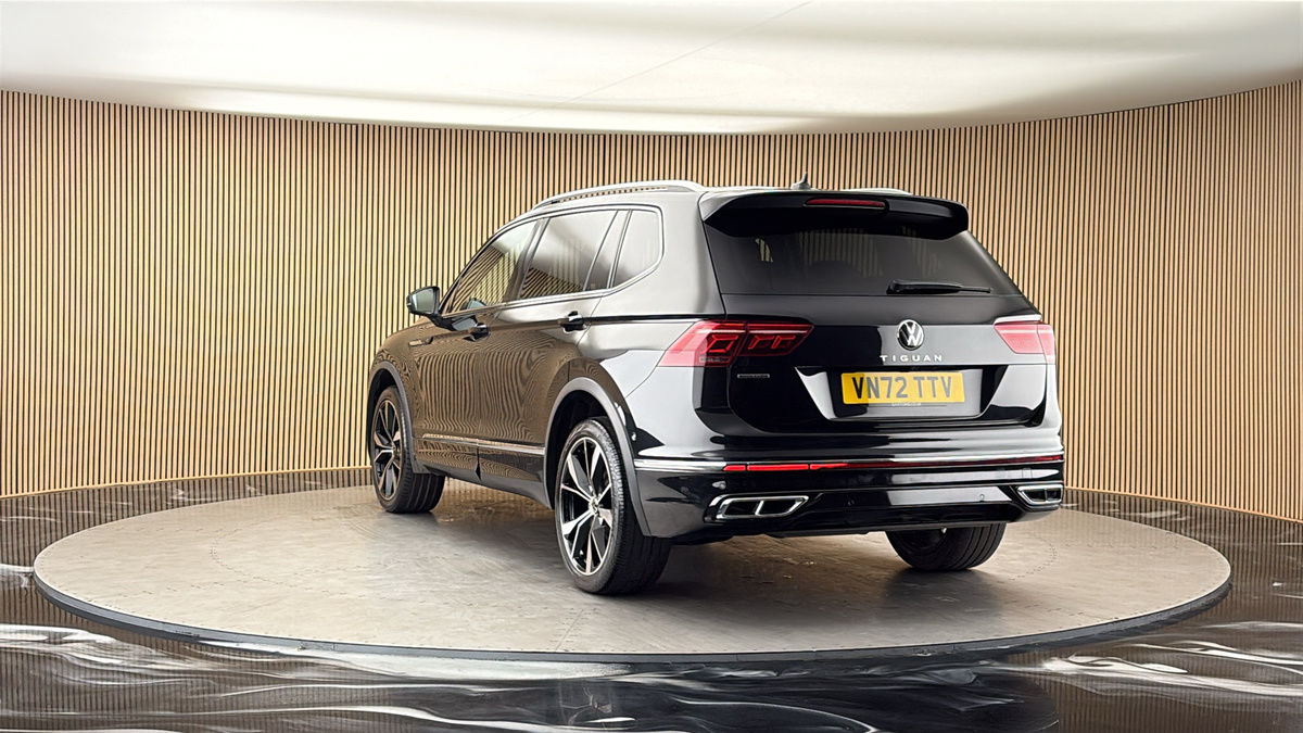 More views of Volkswagen Tiguan Allspace