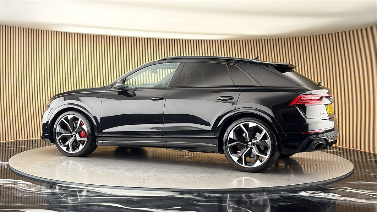 More views of Audi RSQ8
