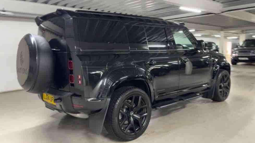 More views of Land Rover Defender 110