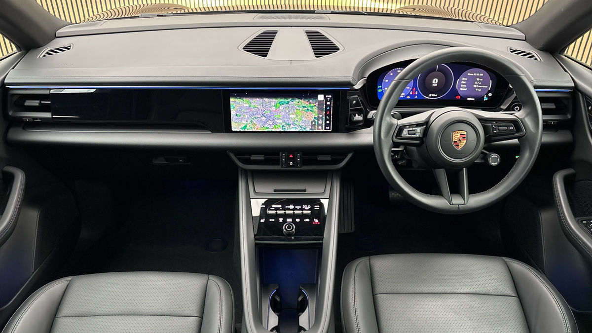 Porsche Macan Image 12