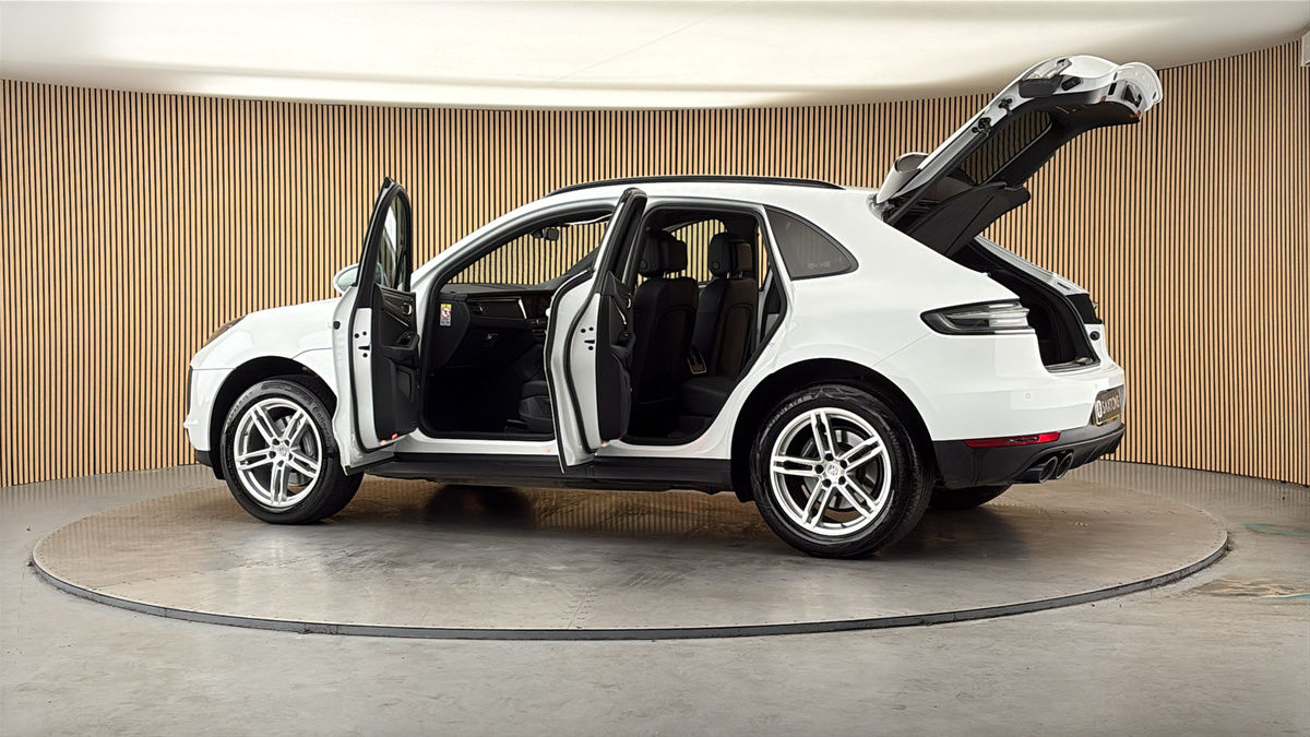 More views of Porsche Macan