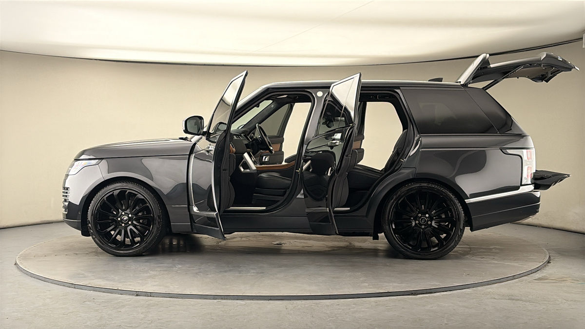 More views of Land Rover Range Rover