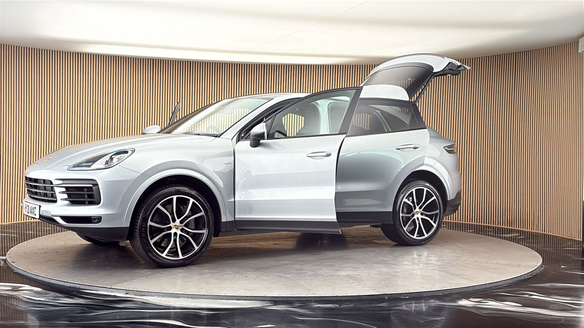 More views of Porsche Cayenne
