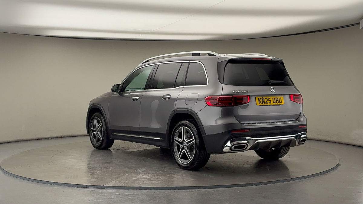 Mercedes-Benz GLB Image 2