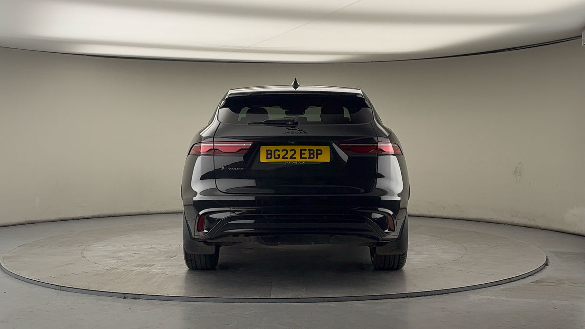 Jaguar F-PACE Image 4