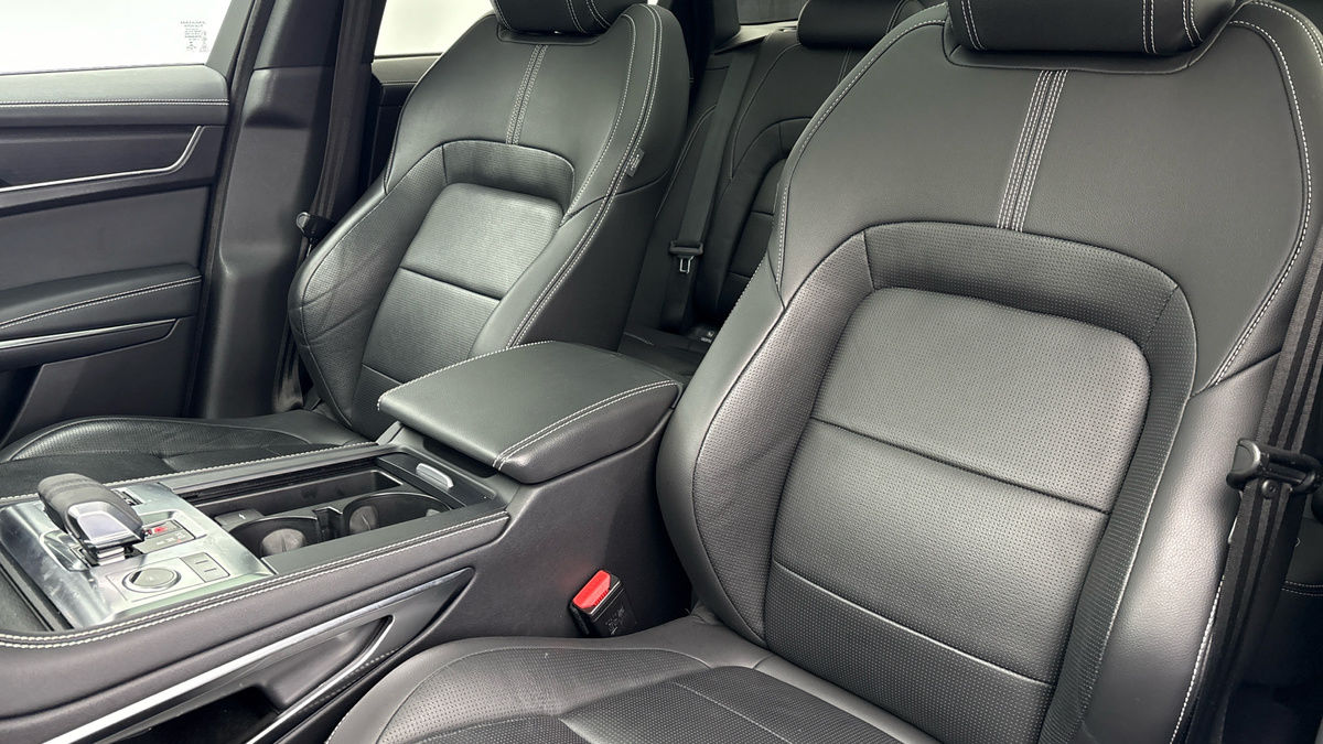 Jaguar F-PACE Image 7