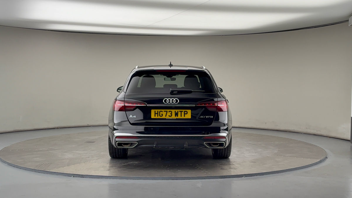 Audi A4 Avant Image 4
