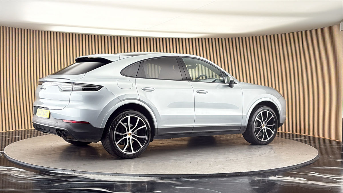 More views of Porsche Cayenne