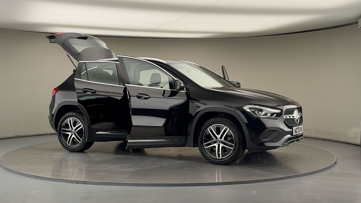 More views of Mercedes-Benz GLA