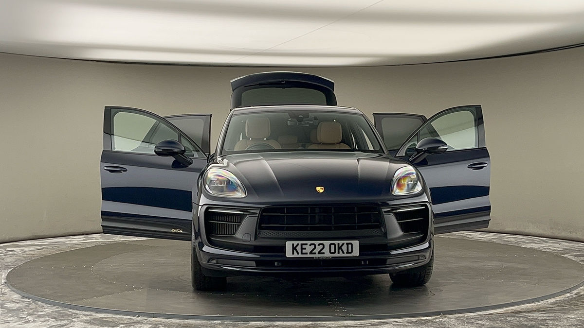 More views of Porsche Macan