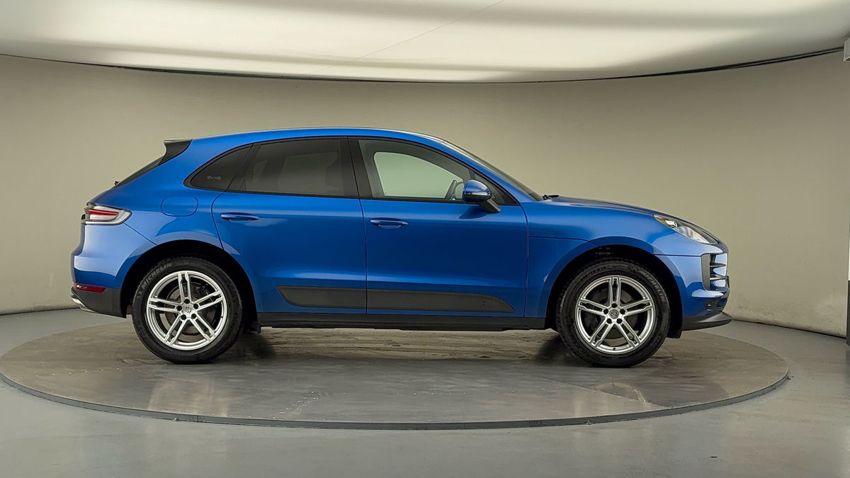Porsche Macan Image 16