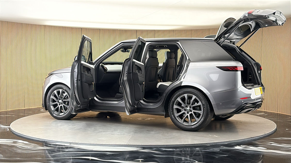 More views of Land Rover Range Rover Sport