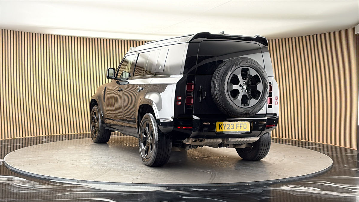 More views of Land Rover Defender 110