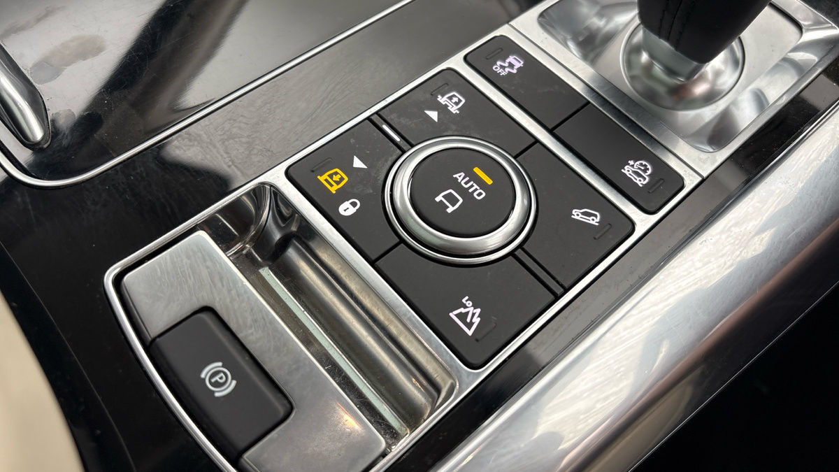 Land Rover Range Rover Sport Image 29