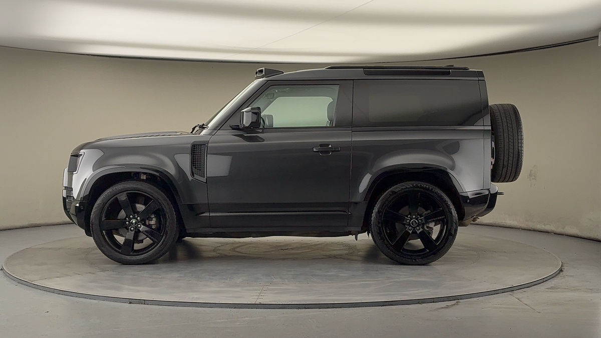 Land Rover Defender 90 Image 15