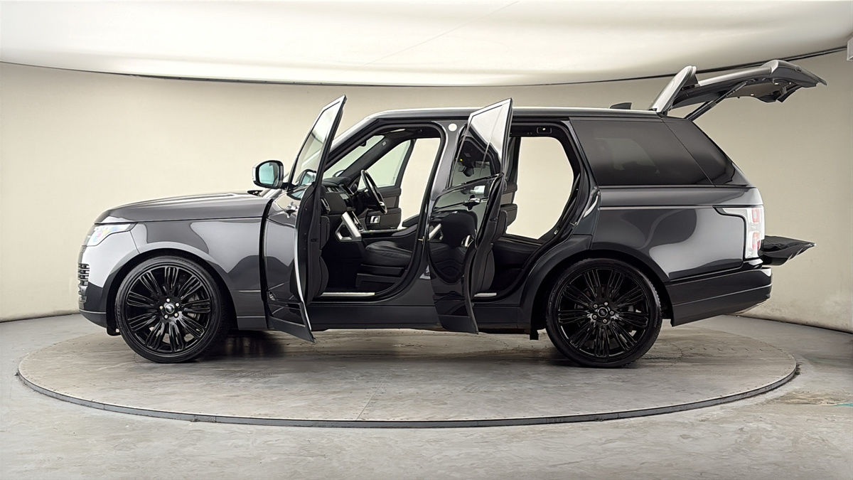 More views of Land Rover Range Rover