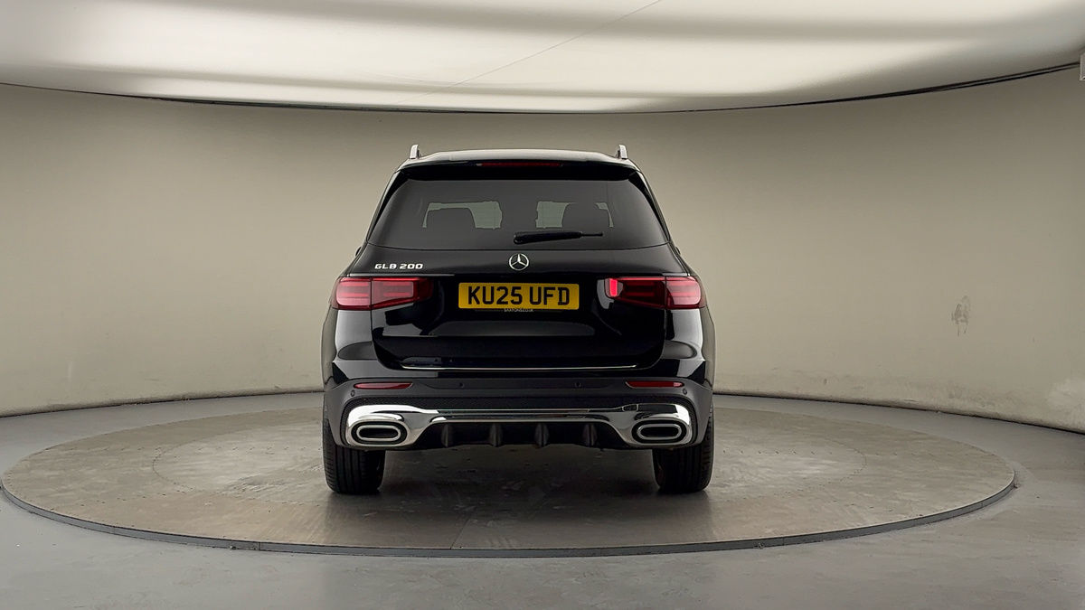 Mercedes-Benz GLB Image 4