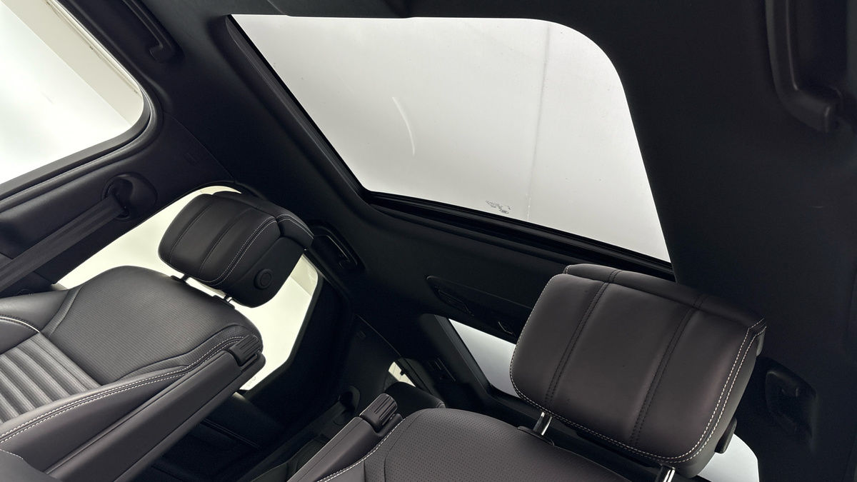 Land Rover Discovery Image 6