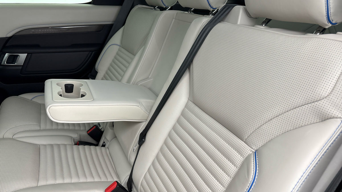 Land Rover Discovery Image 9