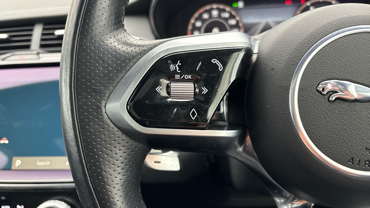 Jaguar E-PACE Image 13